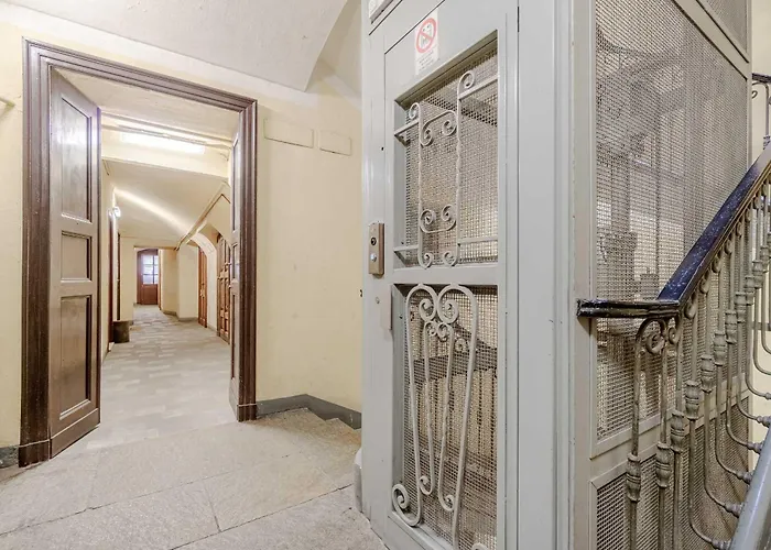 Guesthost - Stylish In Turin's Vibrant Quadrilatero Apartmán *